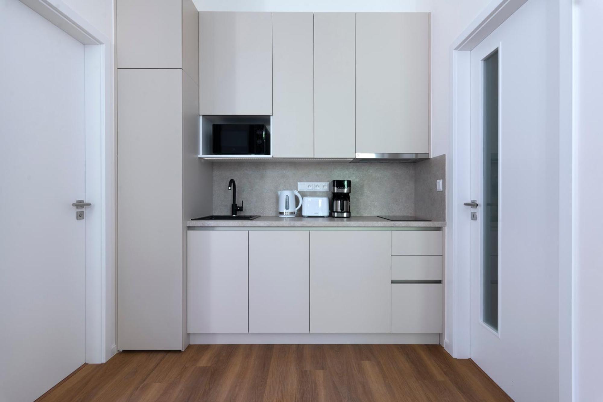 Encore Boutique Residence By Dwellfort Прага Екстериор снимка