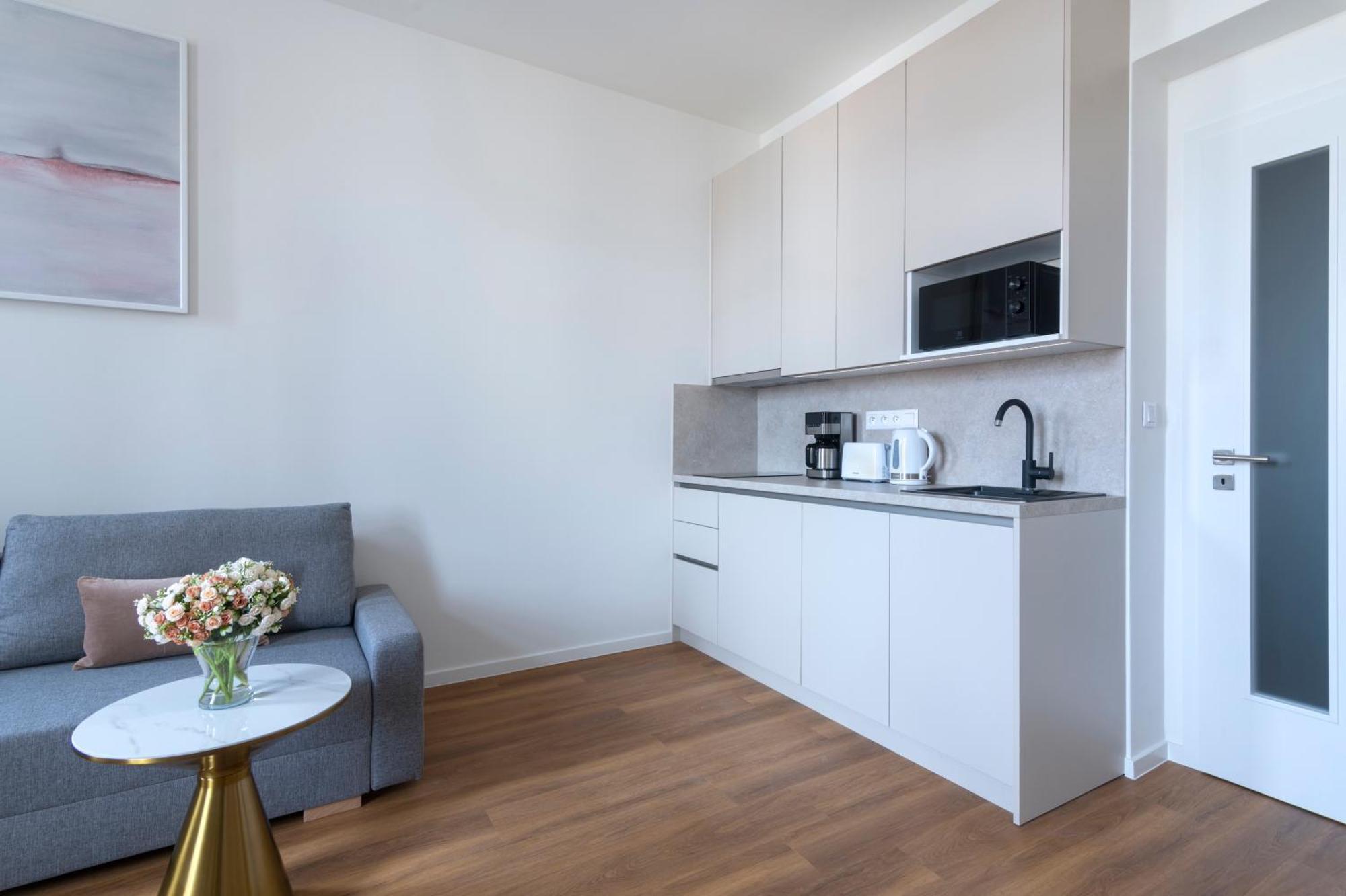 Encore Boutique Residence By Dwellfort Прага Стая снимка