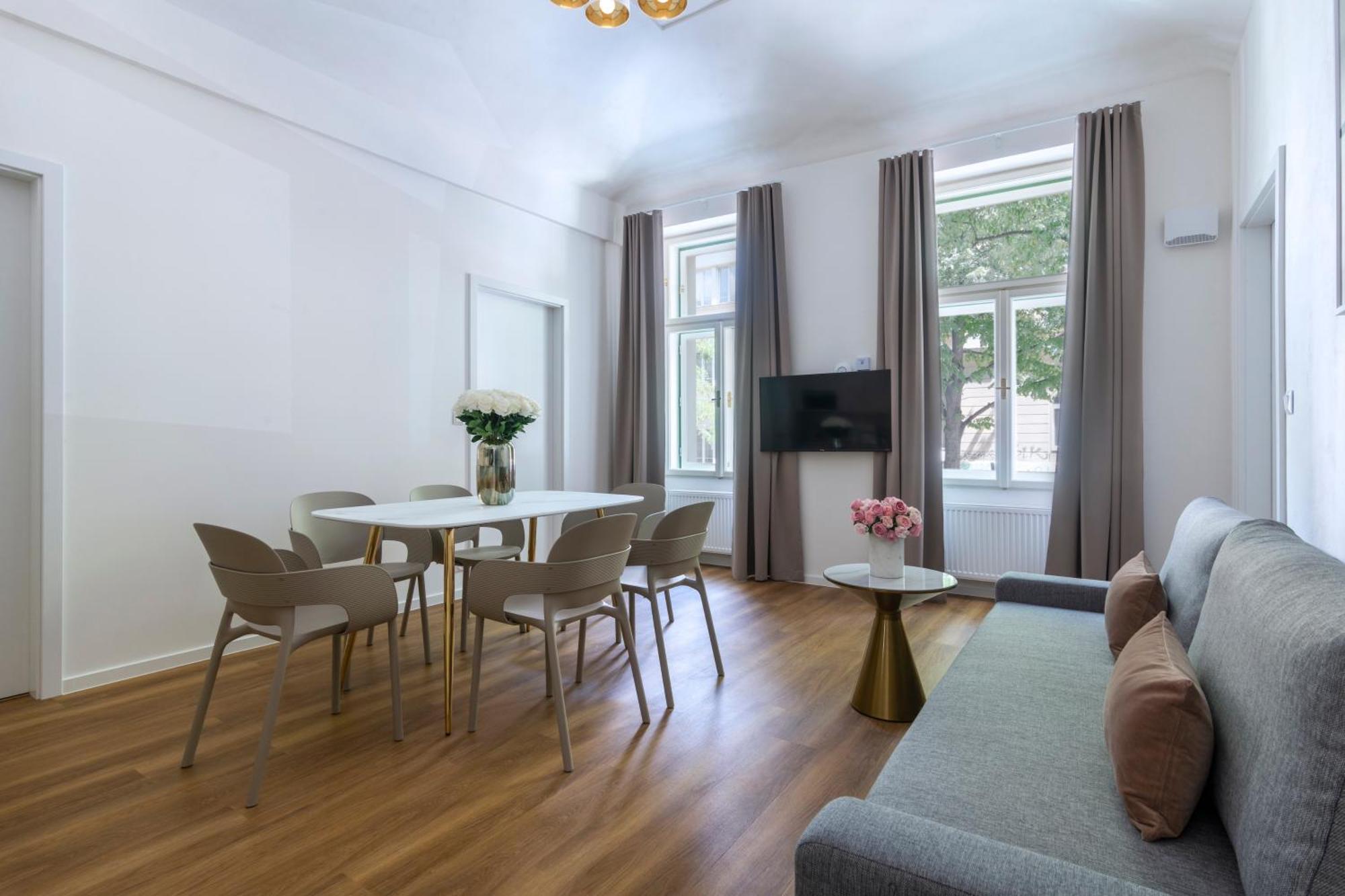 Encore Boutique Residence By Dwellfort Прага Екстериор снимка